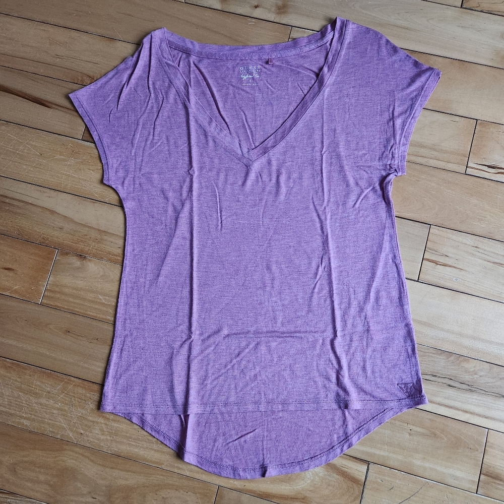Guess Lavender V-Neck Short Sleeve Tee